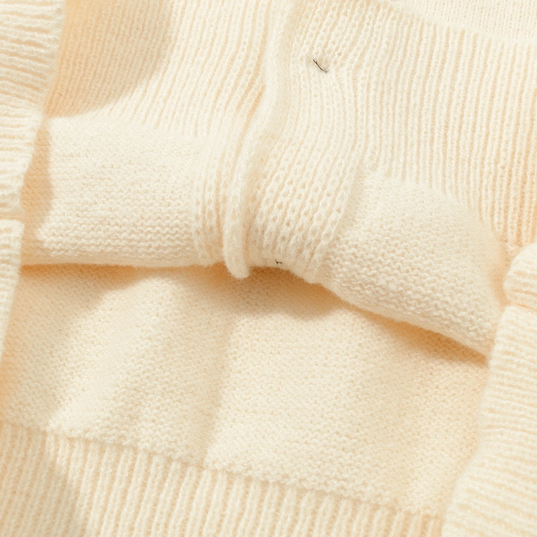 AMI Paris Holiday Limited Gold Heart Jacquard Cardigan – 24FW