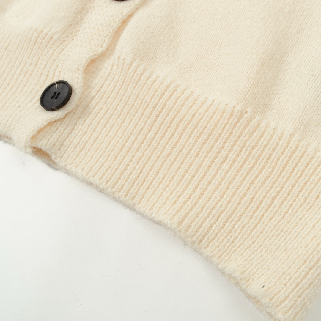 AMI Paris Holiday Limited Gold Heart Jacquard Cardigan – 24FW