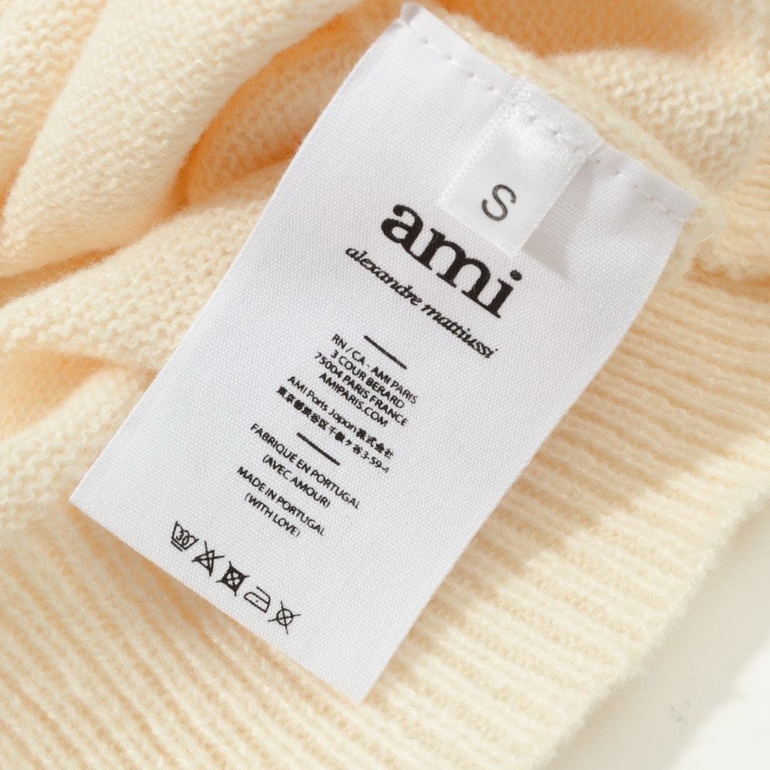 AMI Paris Holiday Limited Gold Heart Jacquard Cardigan – 24FW
