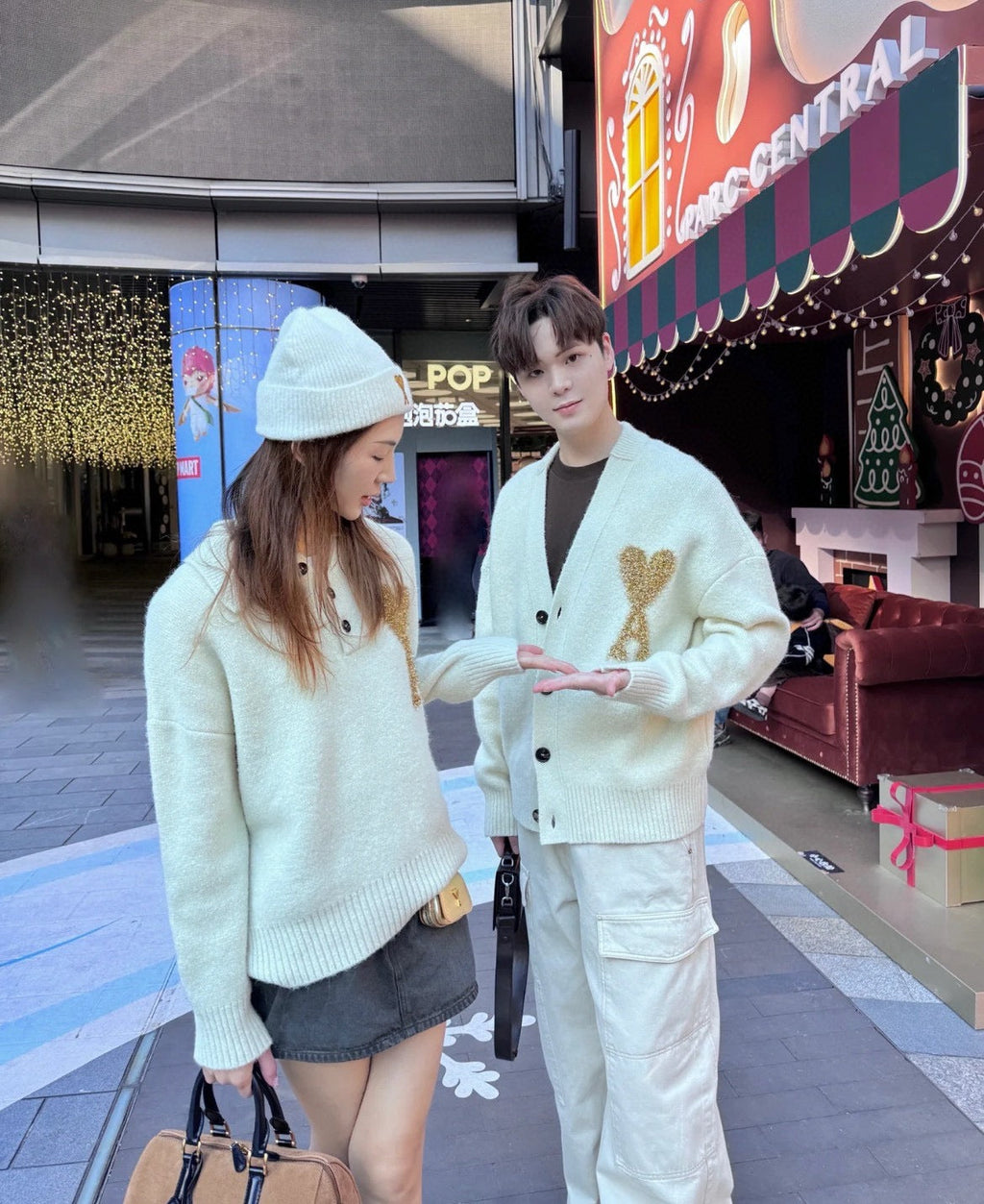 AMI Paris Holiday Limited Gold Heart Jacquard Cardigan – 24FW