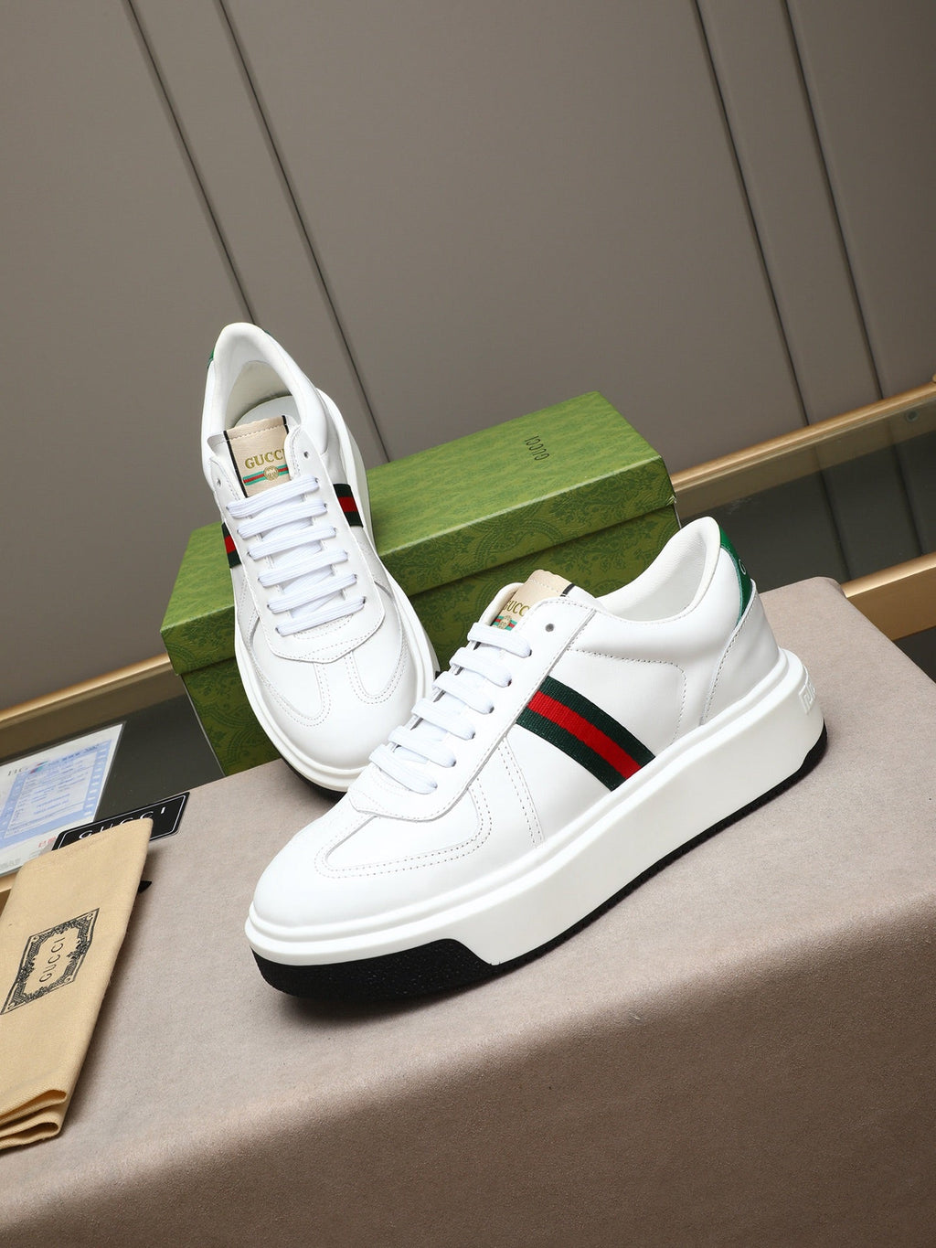 Gucci Men's Calfskin Fashion Loafers