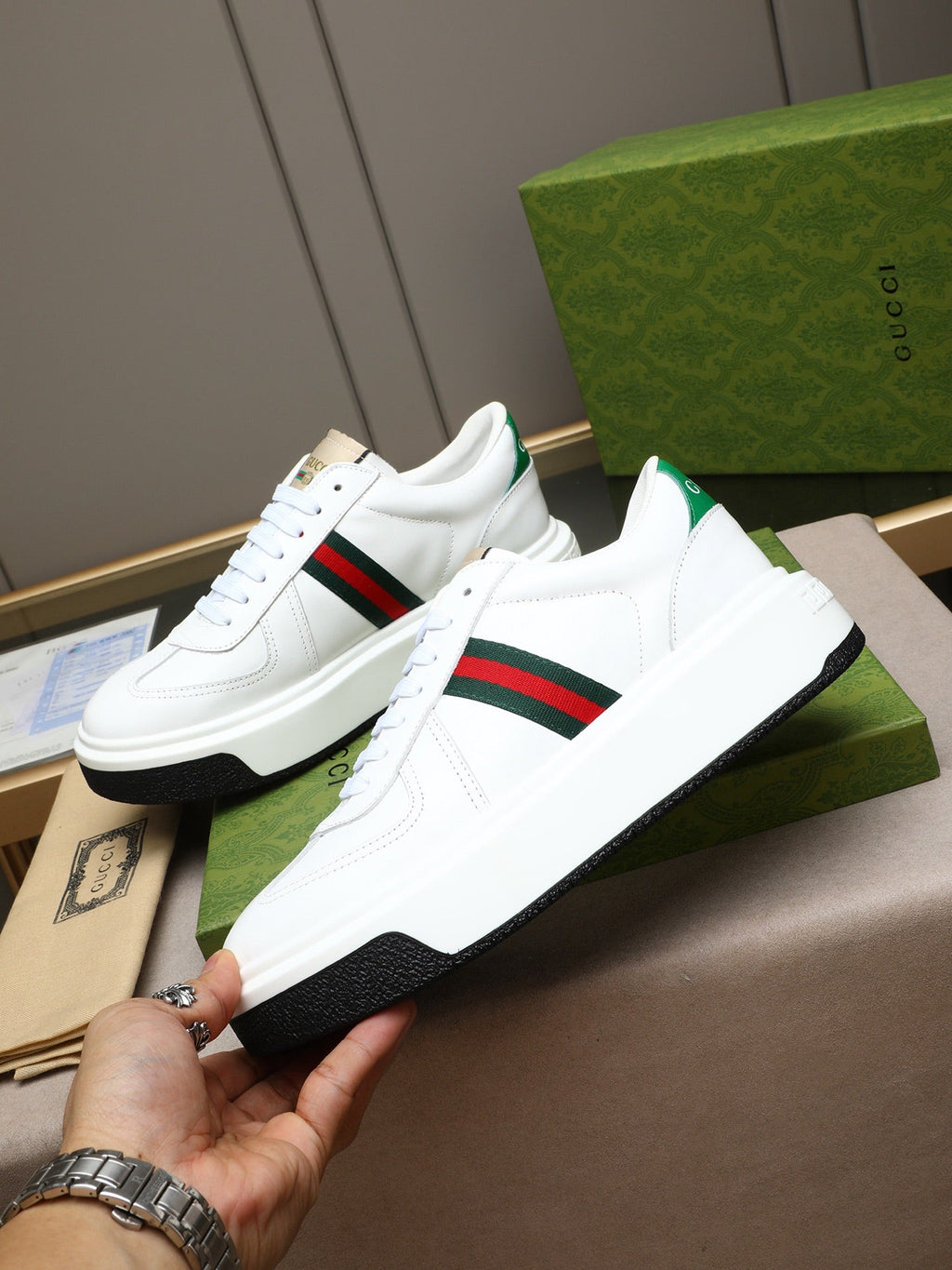 Gucci Men's Calfskin Fashion Loafers