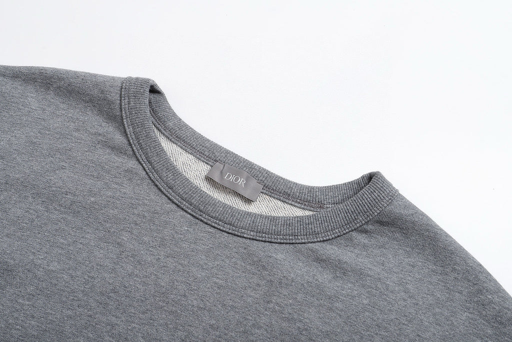 Dior Montaigne Slogan Print Crewneck Sweatshirt – 2025 Winter Collection