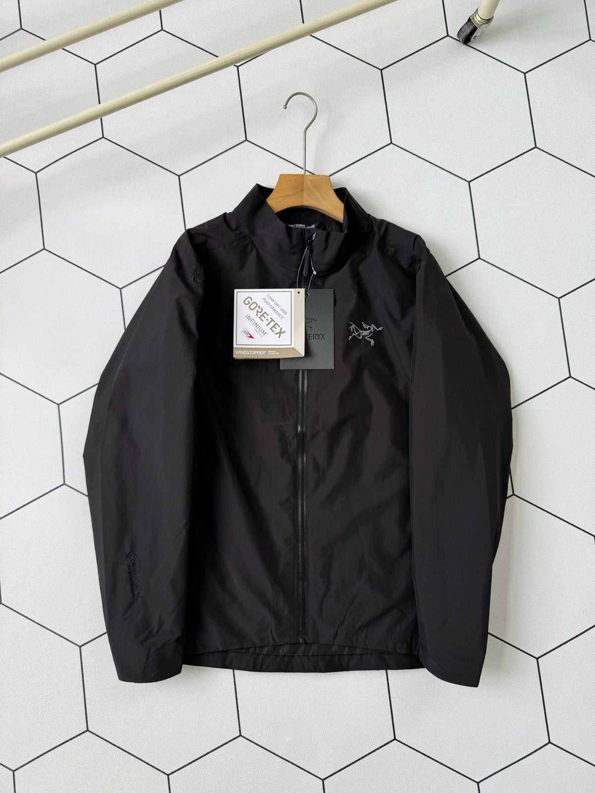 Arc'teryx Solano Windbreaker Jacket – 2025 Model