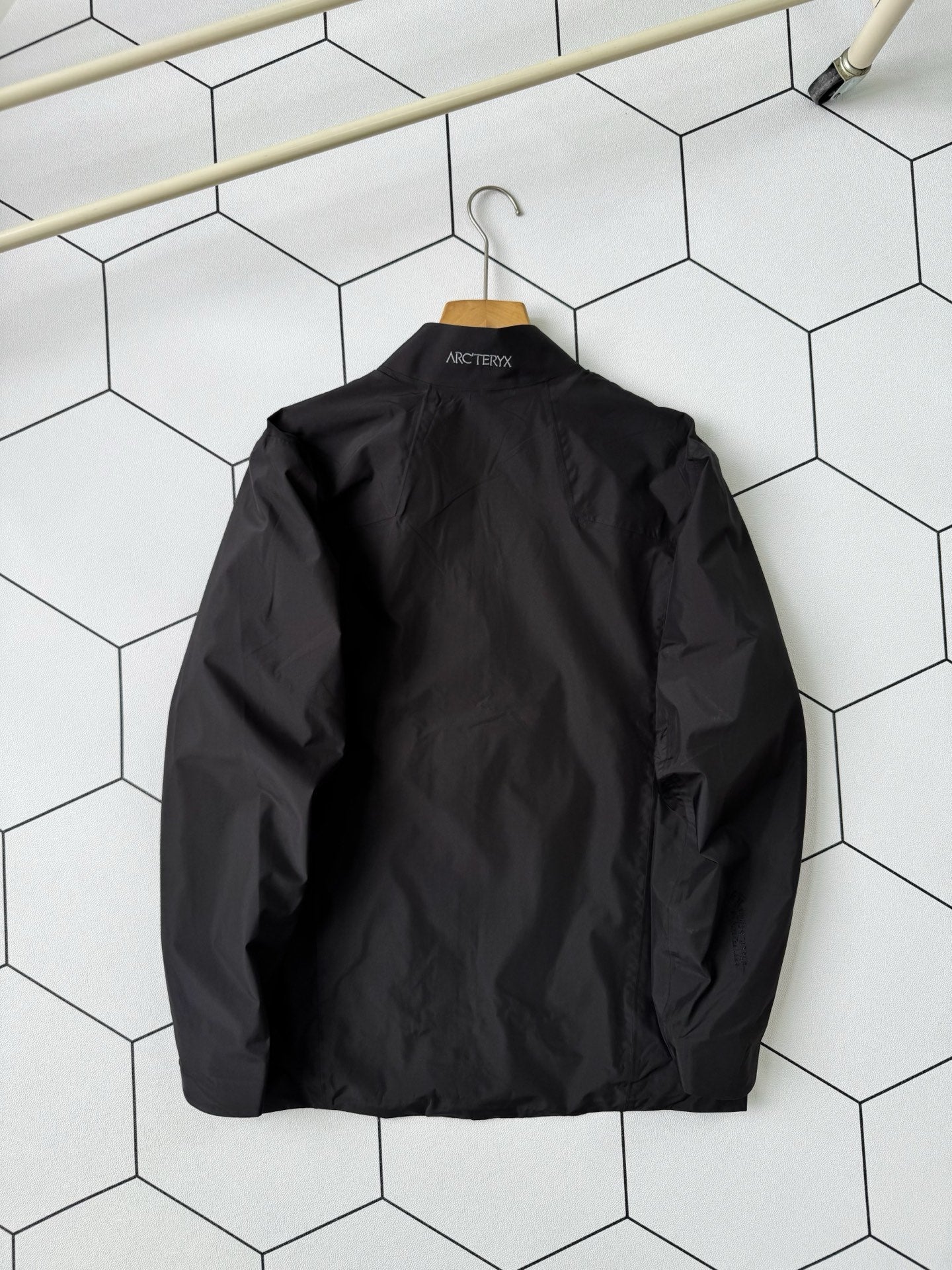 Arc'teryx Solano Windbreaker Jacket – 2025 Model