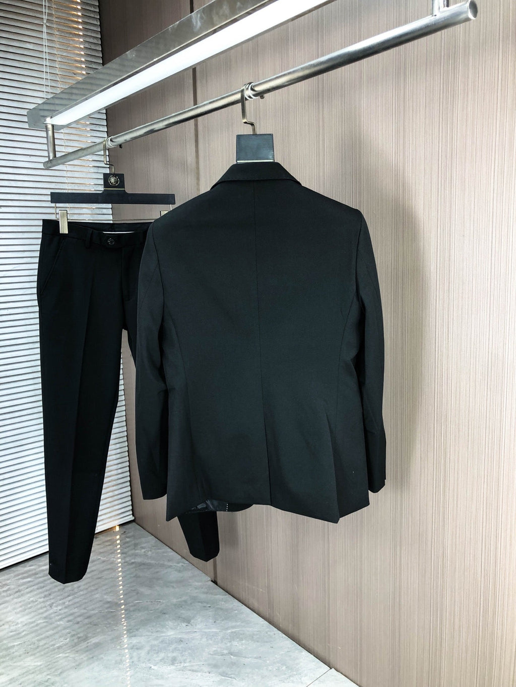 Louis Vuitton Men's Slim Fit Blend Suit Set – Autumn/Winter Collection