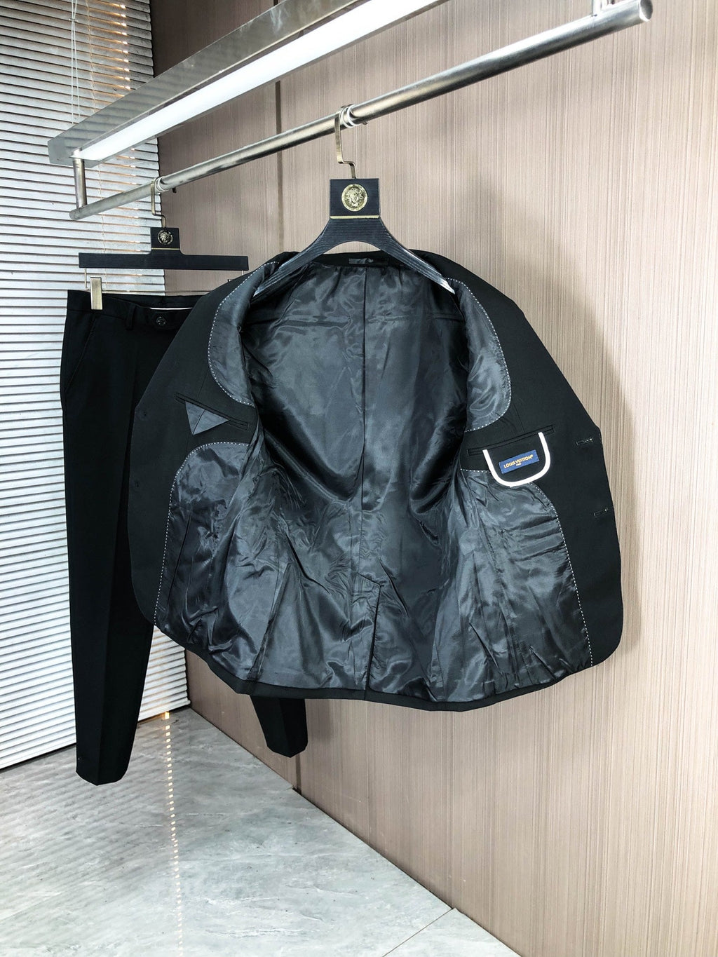 Louis Vuitton Men's Slim Fit Blend Suit Set – Autumn/Winter Collection
