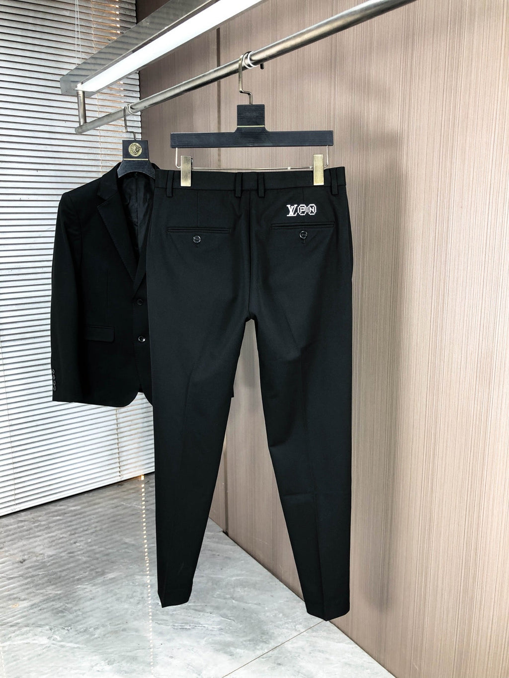 Louis Vuitton Men's Slim Fit Blend Suit Set – Autumn/Winter Collection