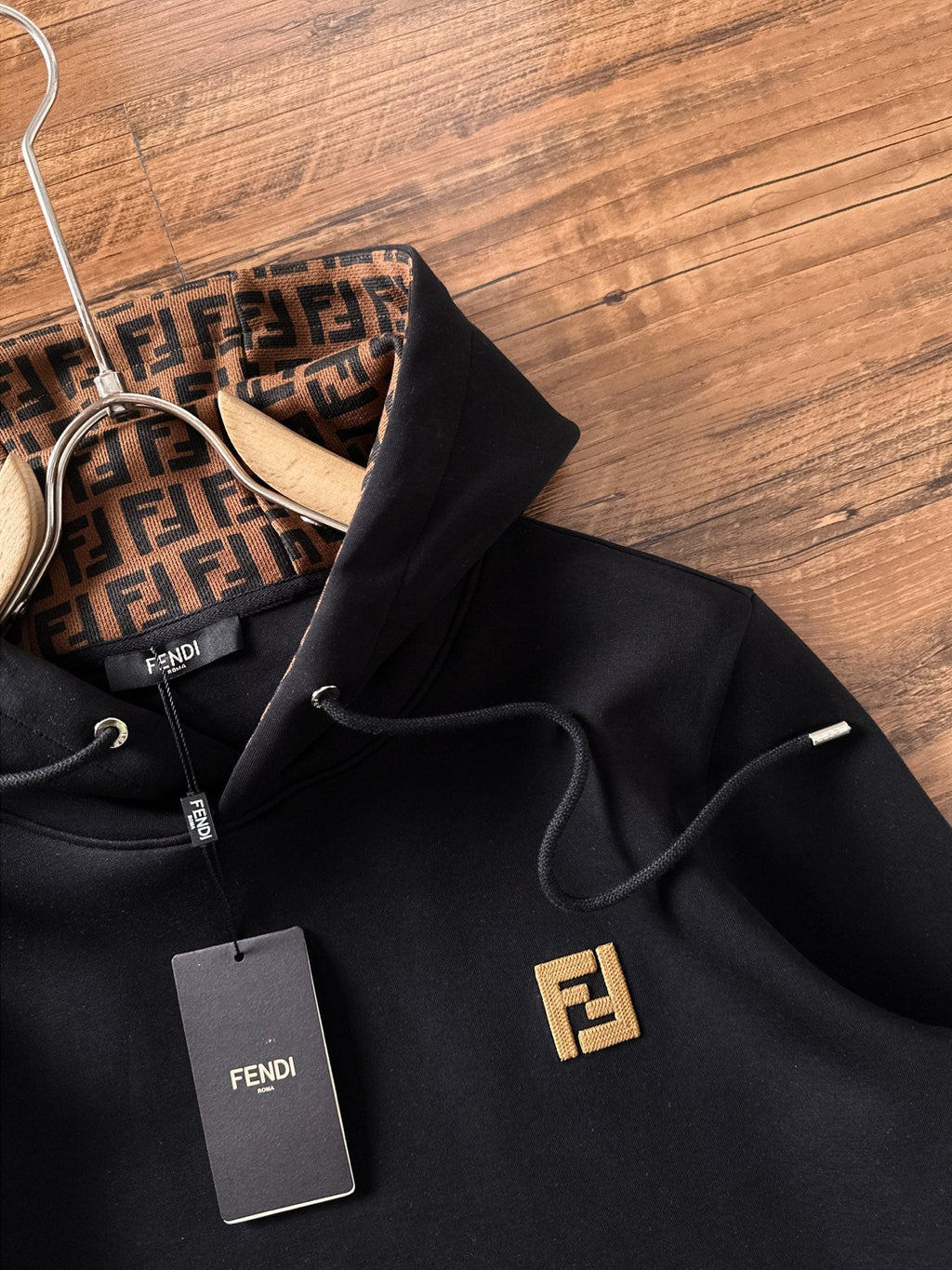 Fendi Unisex Logo Hoodie – 2025FW