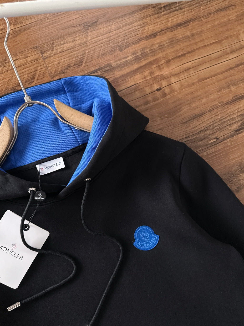 Moncler Unisex Logo Hooded Sweatshirt – 2025FW
