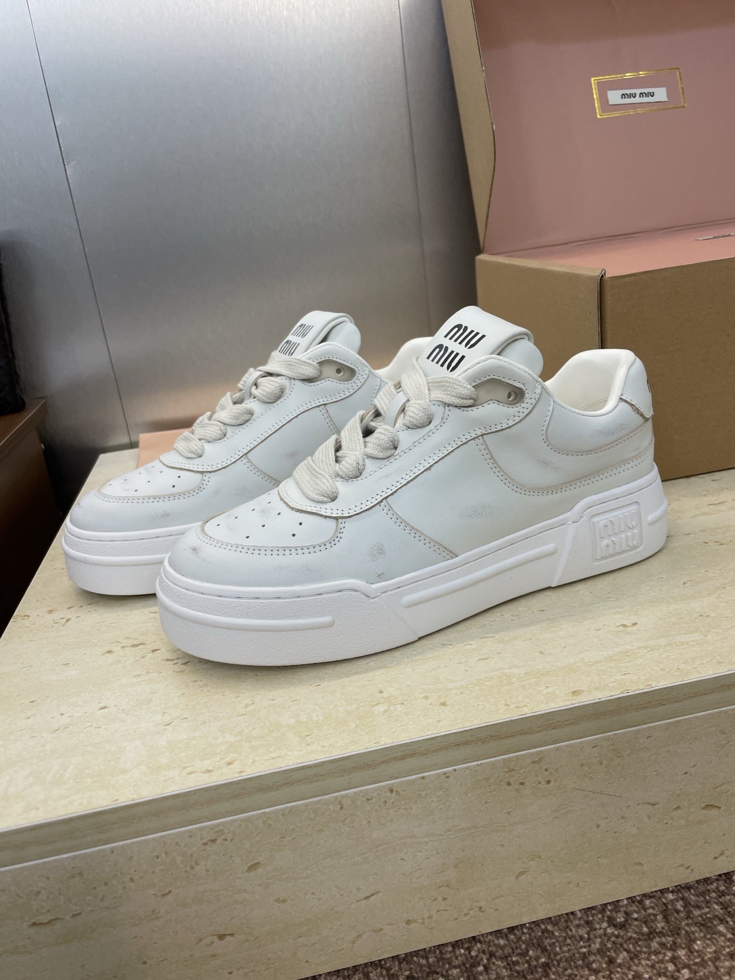 Miu Miu 2025FW Runway Lace-Up Casual Sneakers – 2025FW