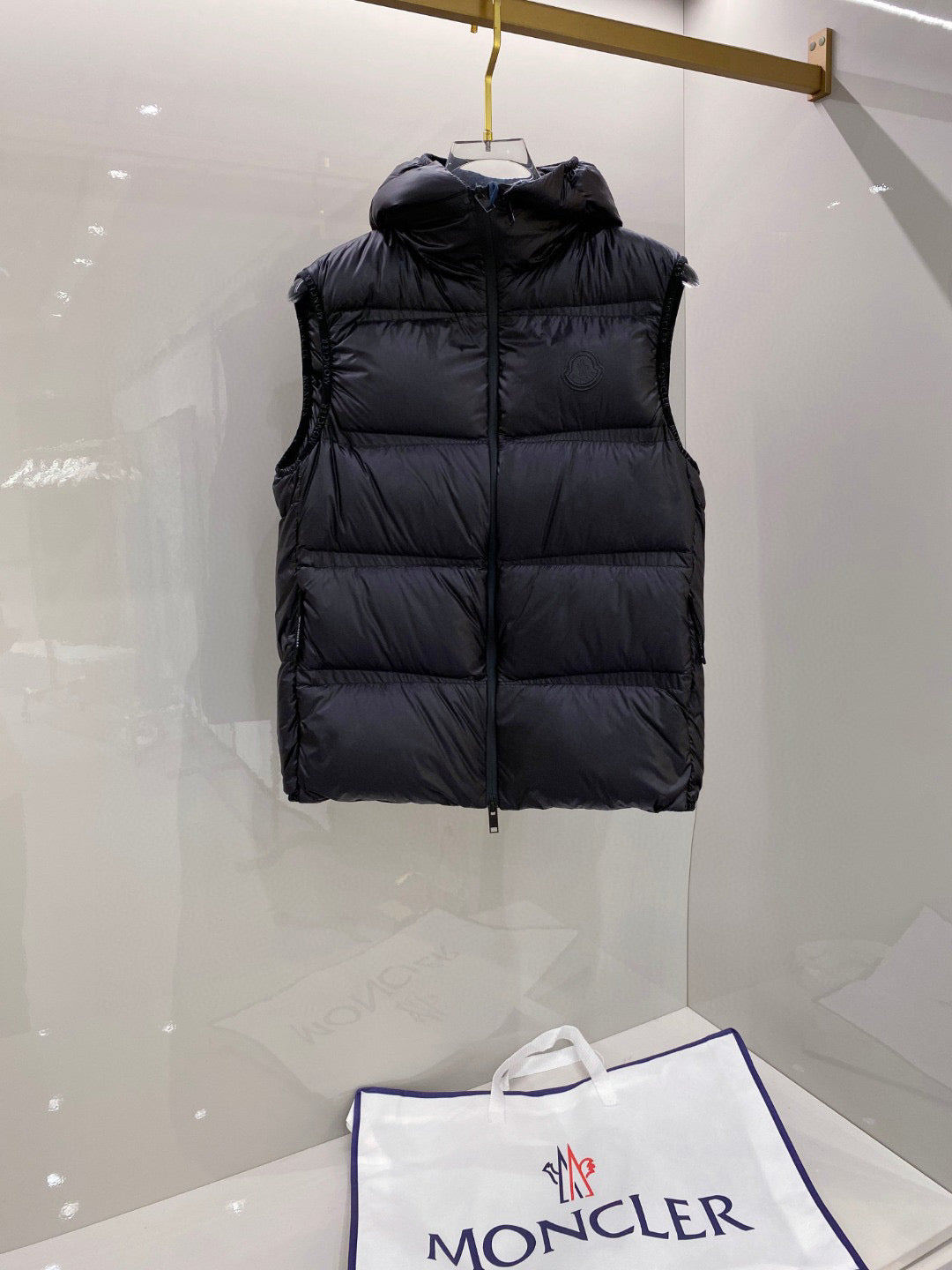 Moncler Goose Down Puffer Jacket – 2025FW