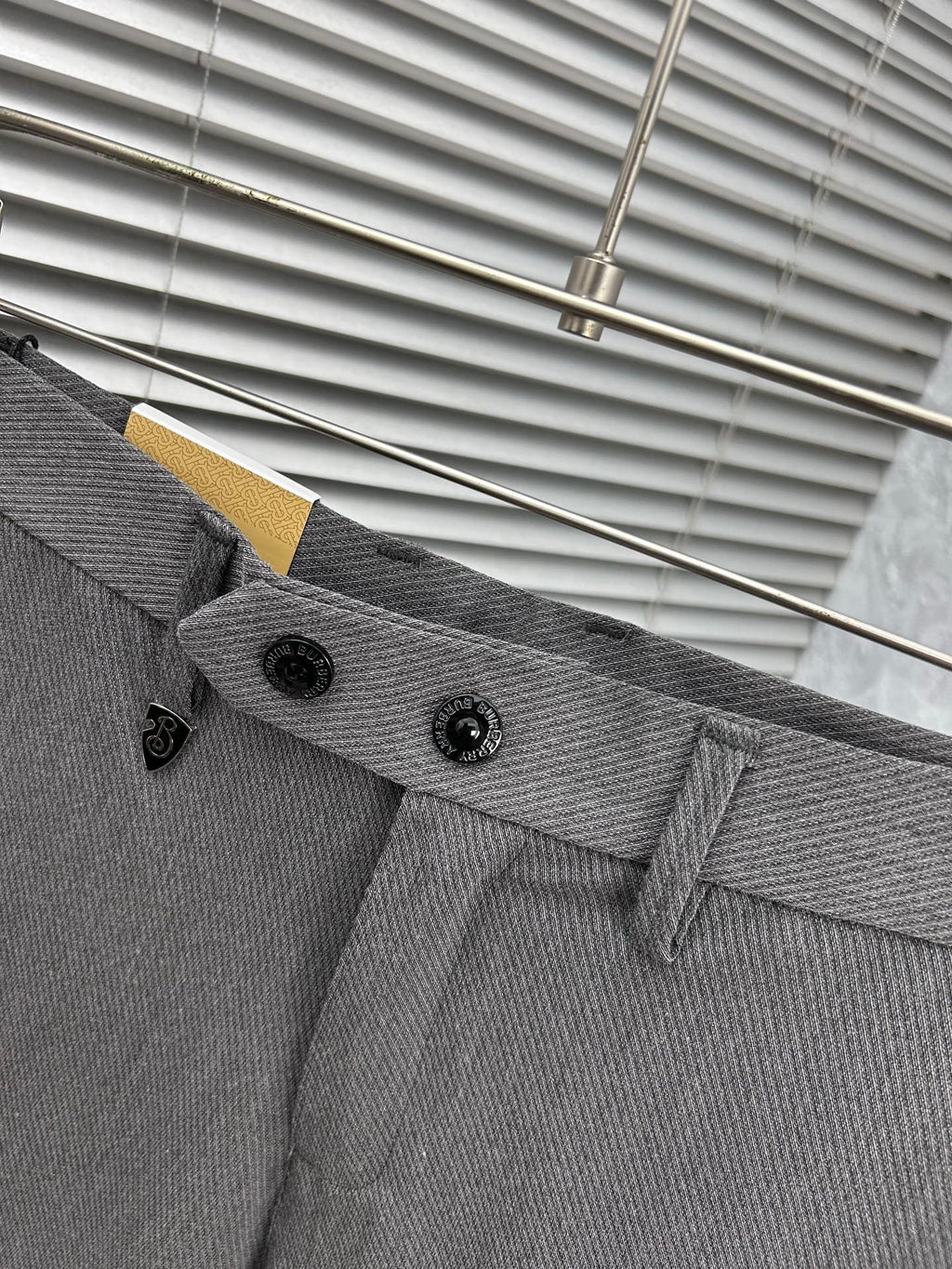 Burberry Tailored Casual Trousers – 2025SS