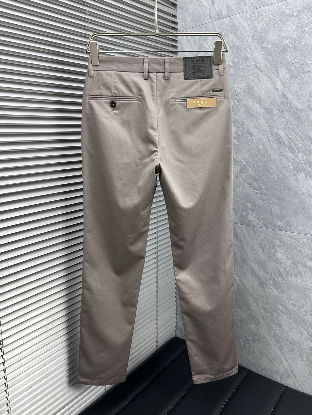 Burberry Tailored Casual Trousers – 2025SS