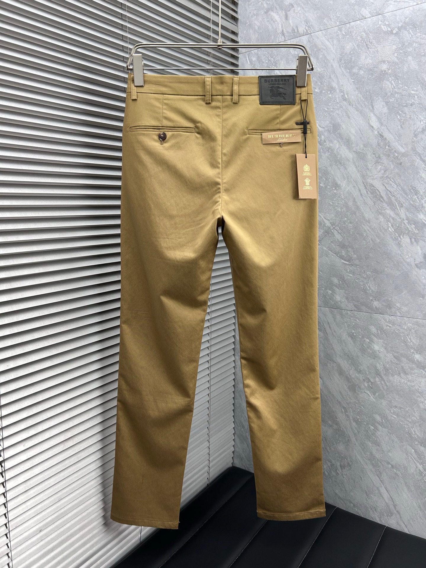 Burberry Tailored Casual Trousers – 2025SS