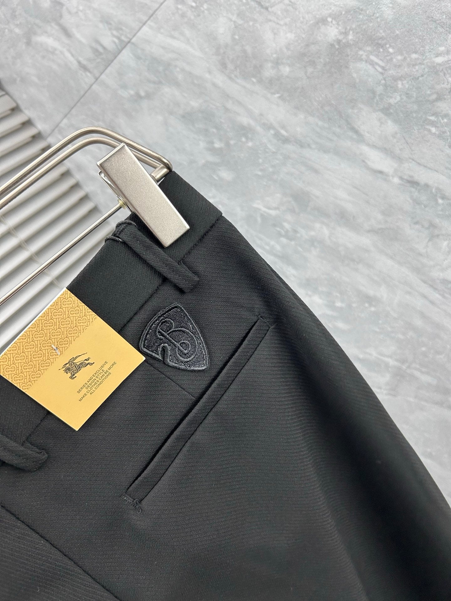 Burberry Tailored Casual Trousers – 2025SS