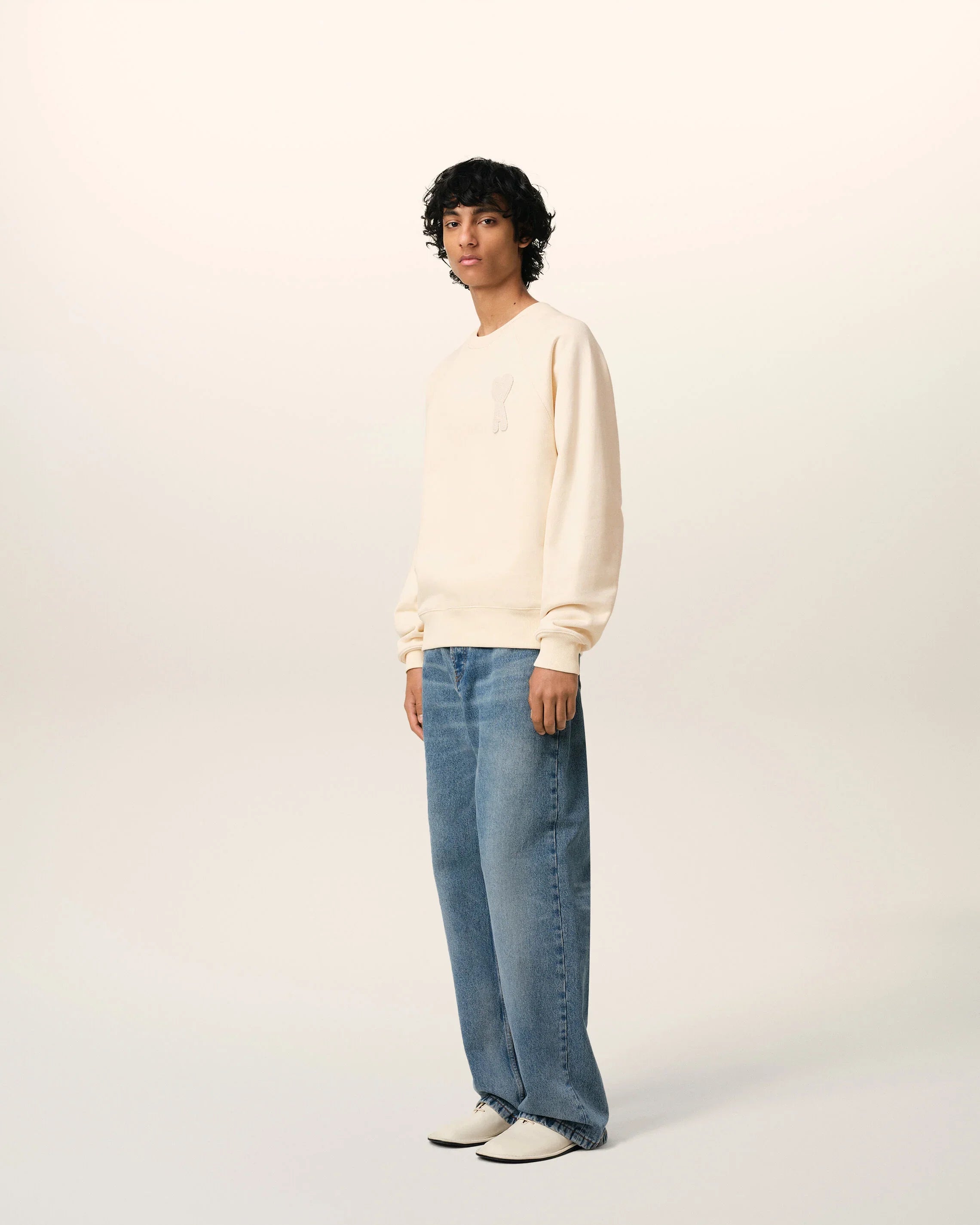 AMI Paris Ami de Coeur Raglan Crewneck Sweatshirt – 25FW
