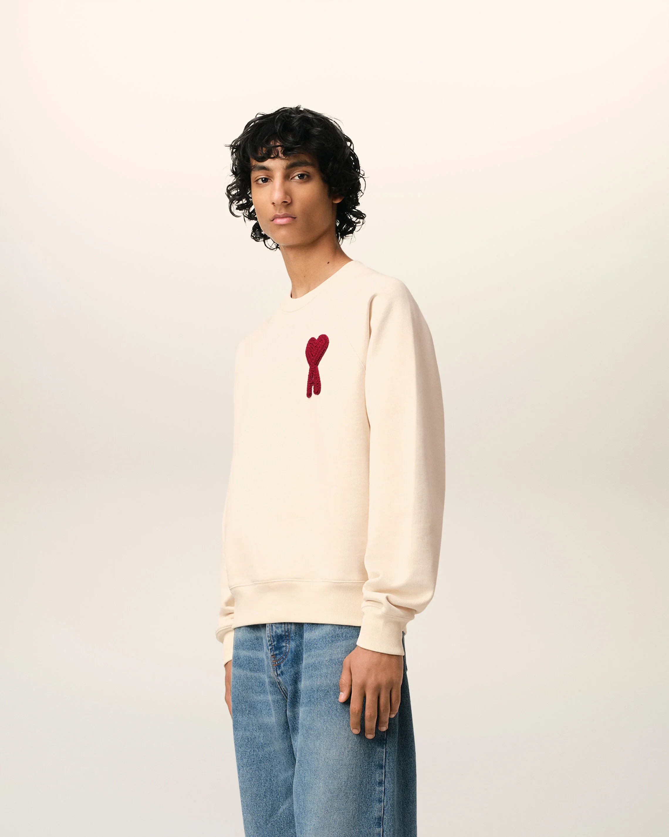 AMI Paris Ami de Coeur Raglan Crewneck Sweatshirt – 25FW