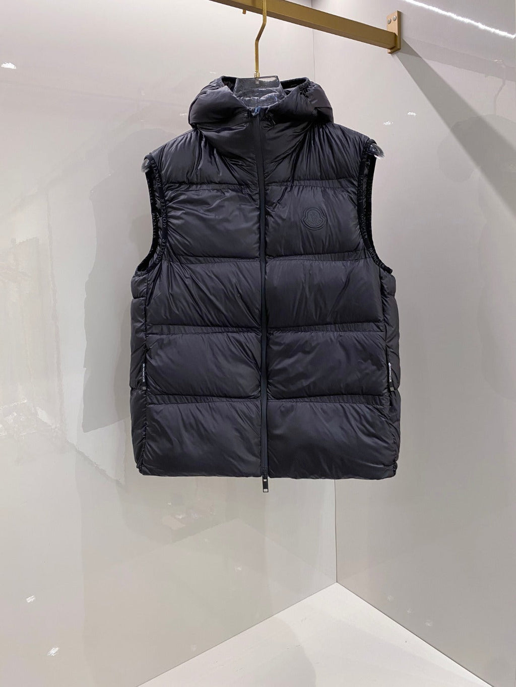 Moncler Goose Down Puffer Jacket – 2025FW